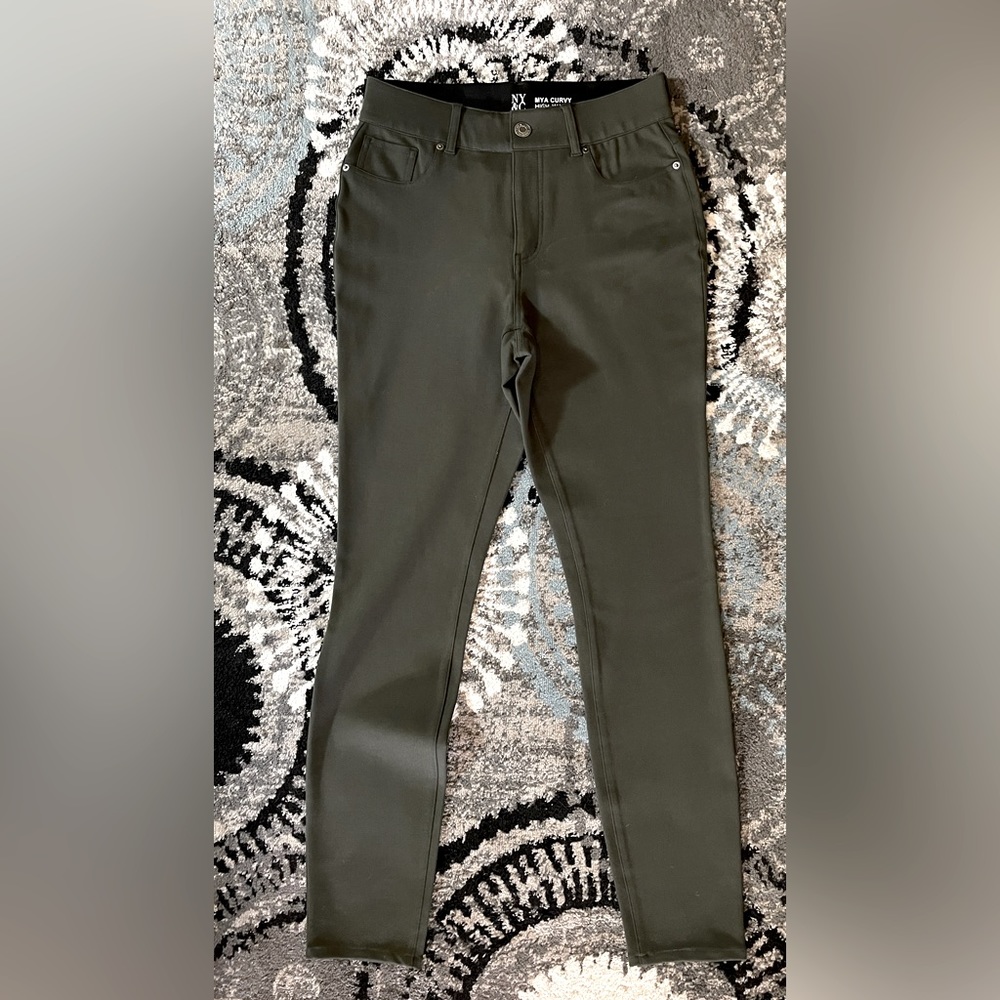 Women’s New York & Company Mya Curvy High Waisted Pants Size 10, Olive Green